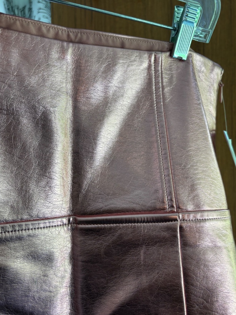 GUESS NWT Metallic Rose Gold Faux Leather Mini Skirt Size 4 - Picture 6 of 10